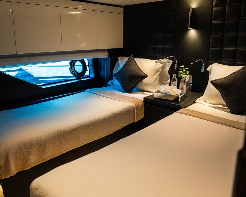 Diva yacht – twin cabin Diva yacht twin guest cabin