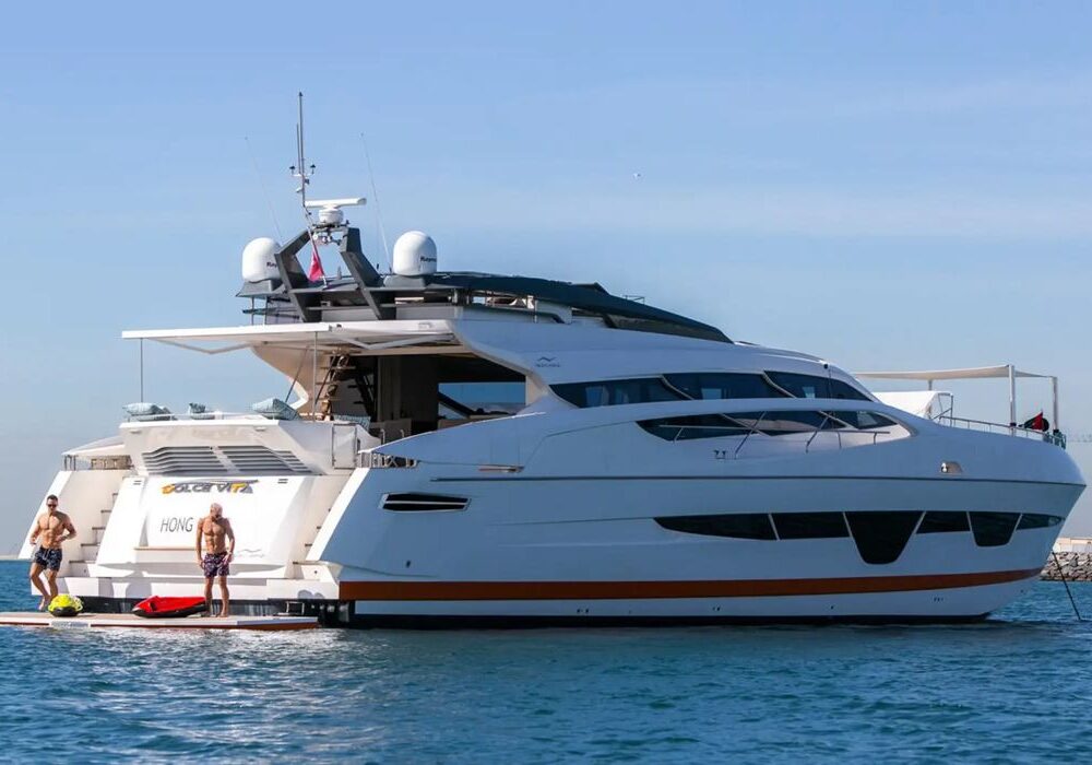 Queen Dolce Vita 105ft Numarine – exterior hero Queen Dolce Vita 105ft Numarine yacht underway
