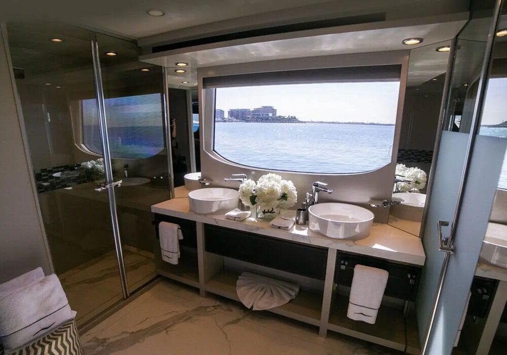 Queen Dolce Vita – bathroom Dolce Vita ensuite bathroom