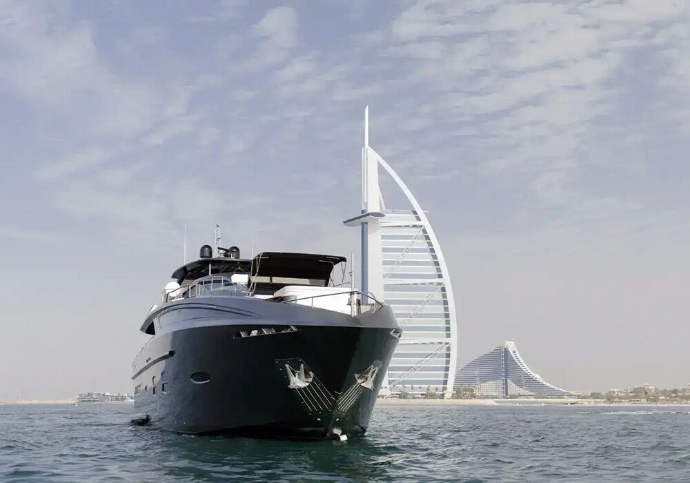 Queen Santorini 115ft Logos – exterior hero Queen Santorini 115ft Logos yacht underway
