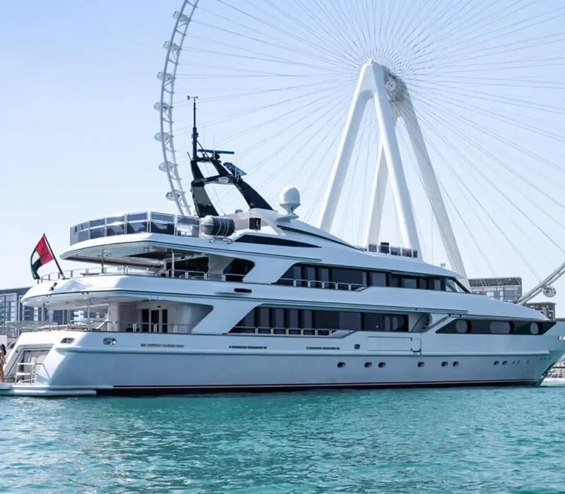 Queen Skyfall 164ft Benetti yacht underway