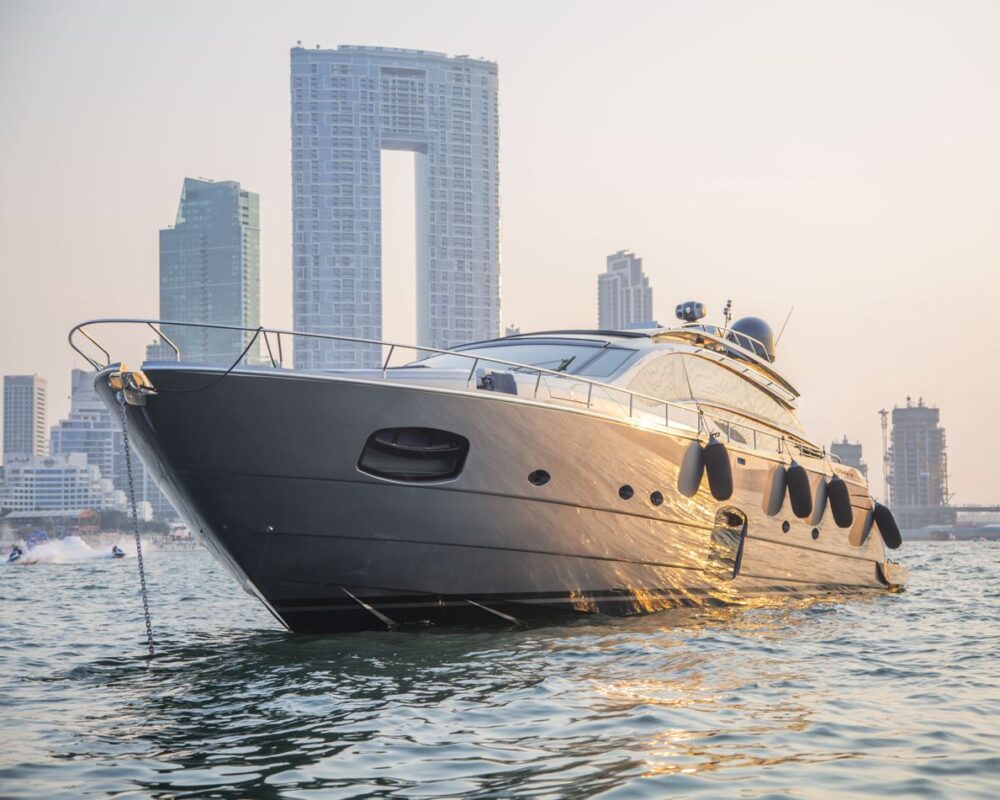 Queen Straga – sunset cruise Straga yacht at sunset