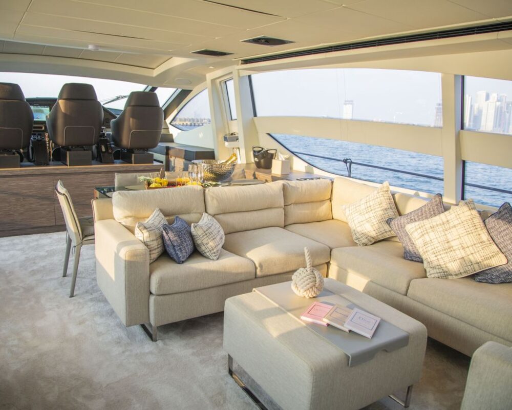Queen Straga – main salon Straga main salon interior