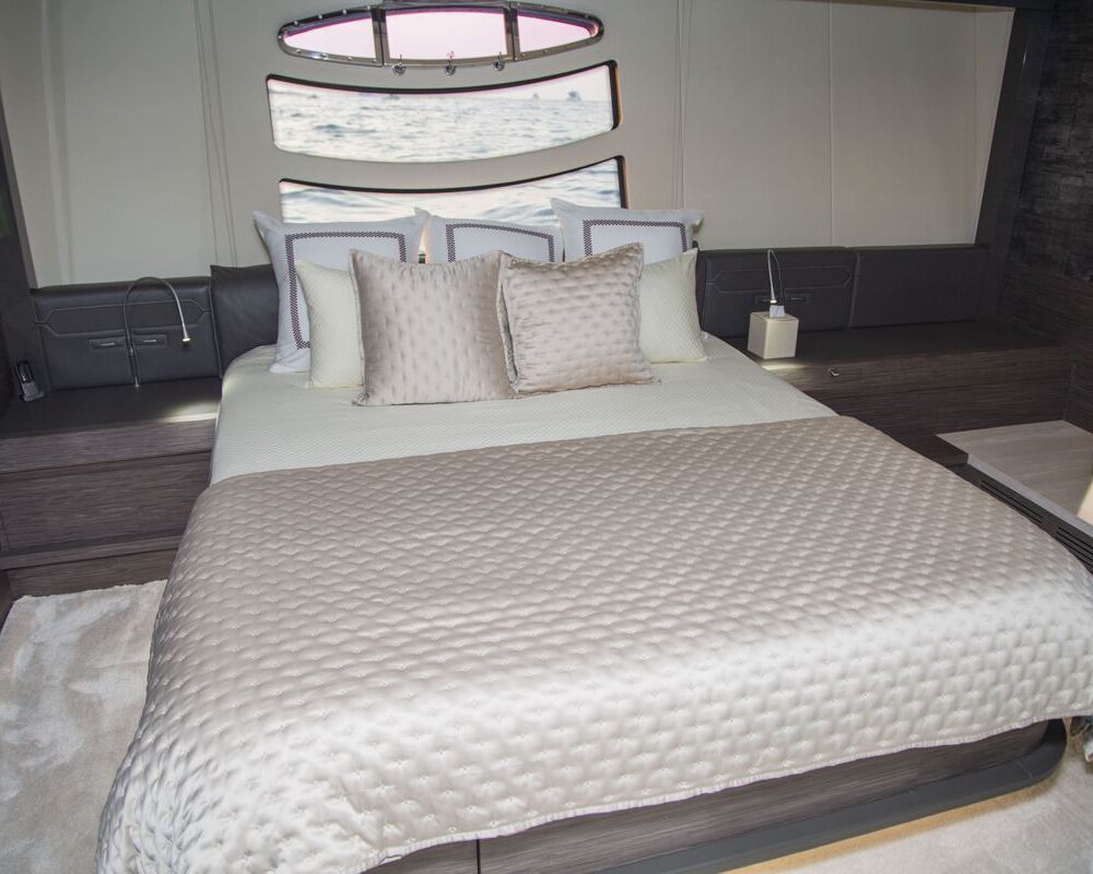 Queen Straga – master cabin Straga master cabin