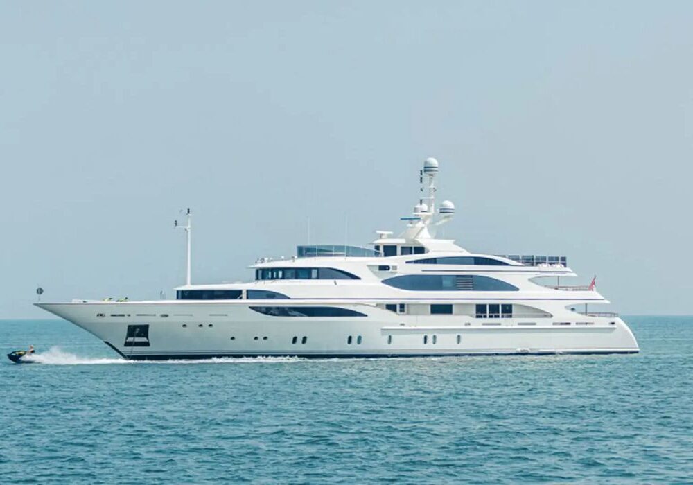 Zaf 200ft Benetti yacht – exterior broadside Zaf 200ft Benetti superyacht full exterior profile